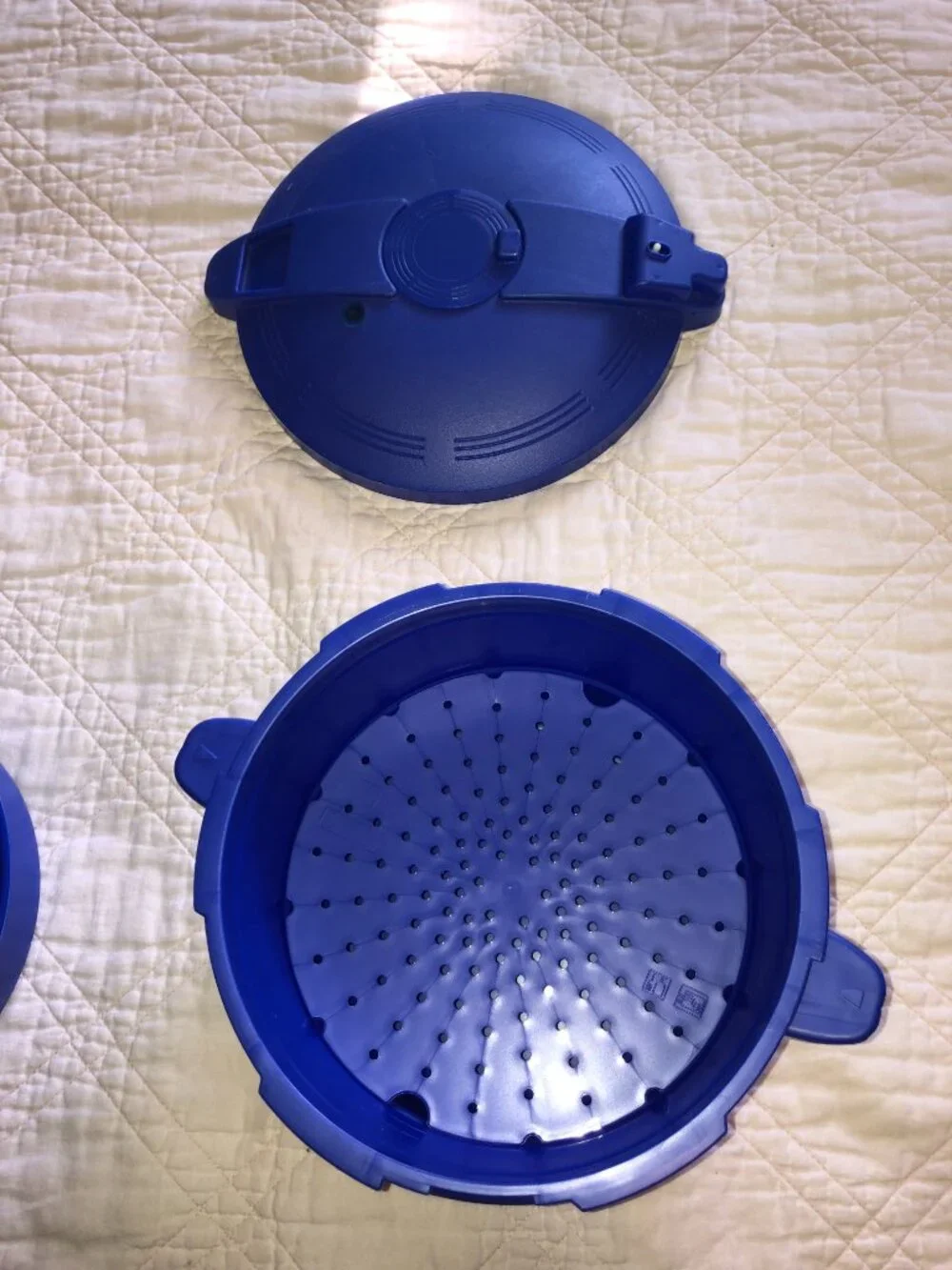 Prepology 4 quarts Microwavable Plastic Pressure Cooker Blue